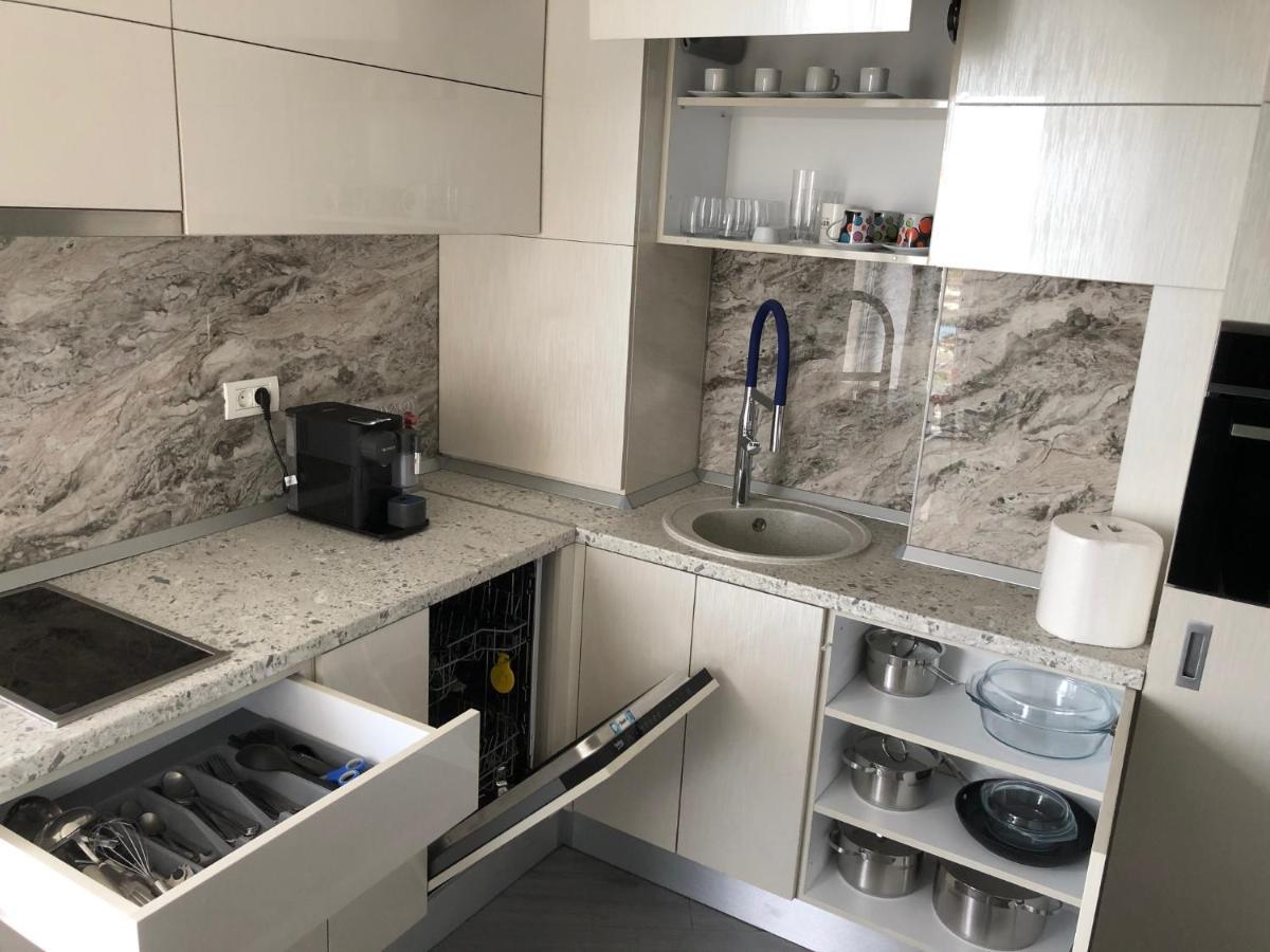 Luxury Westpark 2 Residence Lake View W6 Bucureşti Eksteriør bilde